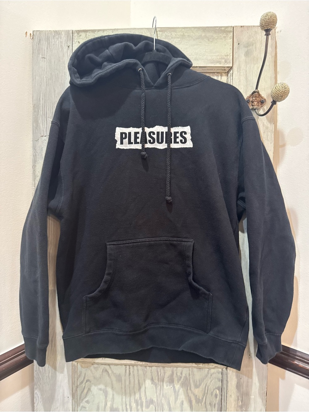 Pleasures Hoodie “ you can’t hurt me” Medium